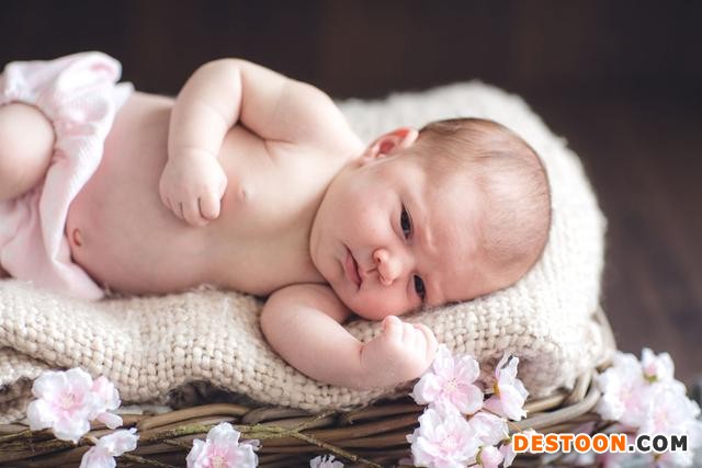 嬰兒濕疹 濕疹應(yīng)該怎么治療？